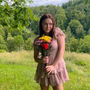 Meet your Posher, Phoebe